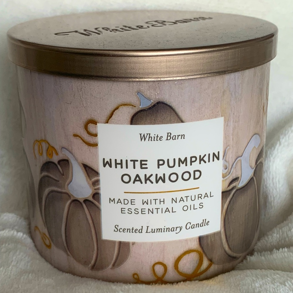 White pumpkin oakwood 3-wick candle